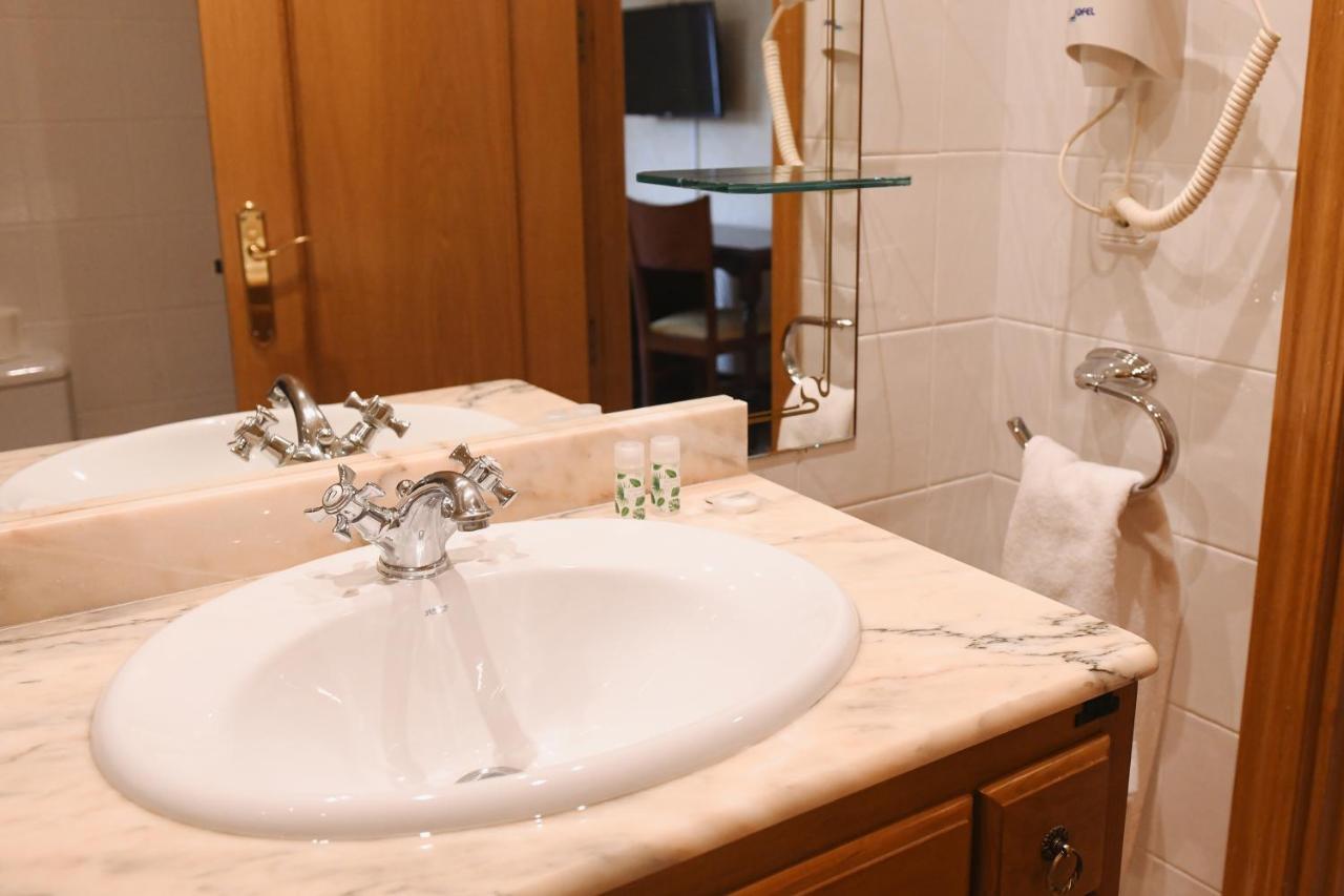 Hotel Rural Villa De ビヌエサ エクステリア 写真
